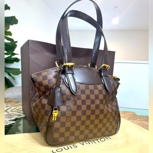 Louis Vuitton Shoulder Bag
•   From the 2010 Collection